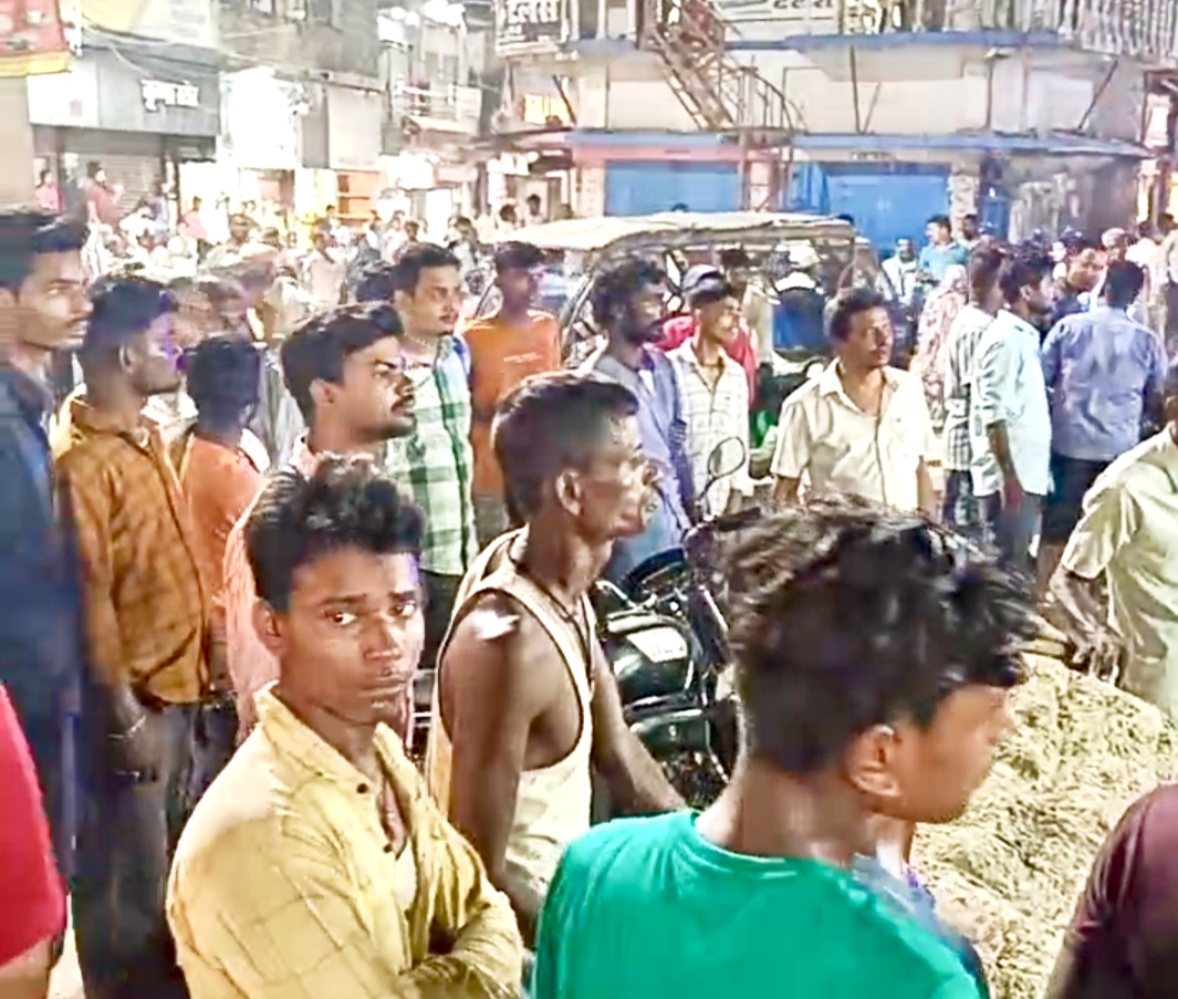सहरसा के दहलान चौक पर गाड़ी लगाने को लेकर बवाल, दो पक्षों में मारपीट और पत्थरबाजी, पुलिस जांच में जुटी