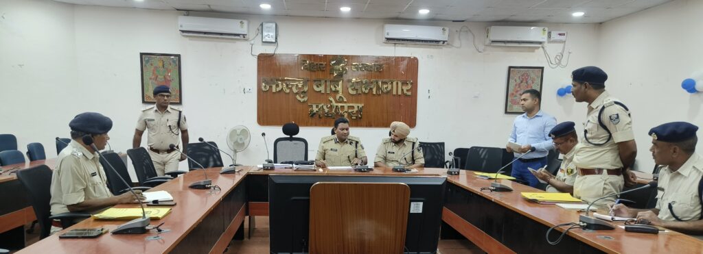 मधेपुरा में लंबित कांडों पर डीआईजी सख्त, लापरवाही बरतने वाले 4 पुलिस इंस्पेक्टरों का वेतन रोका, मांगा स्पष्टीकरण