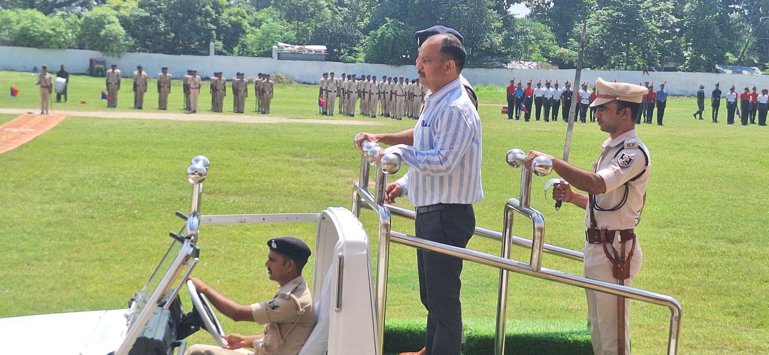 स्वतंत्रता दिवस को लेकर स्टेडियम में फुल ड्रेस रिहर्सल, डीएम-एसपी ने तैयारियों का लिया जायजा<br>