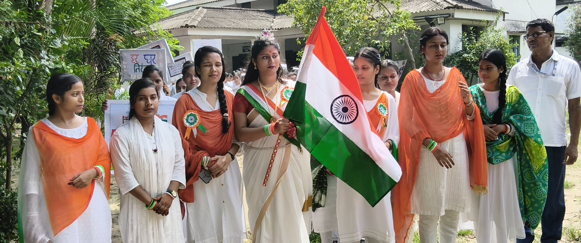 हर घर तिरंगा अभियान के तहत GNM कॉलेज के छात्रों ने निकाली तिरंगा यात्रा